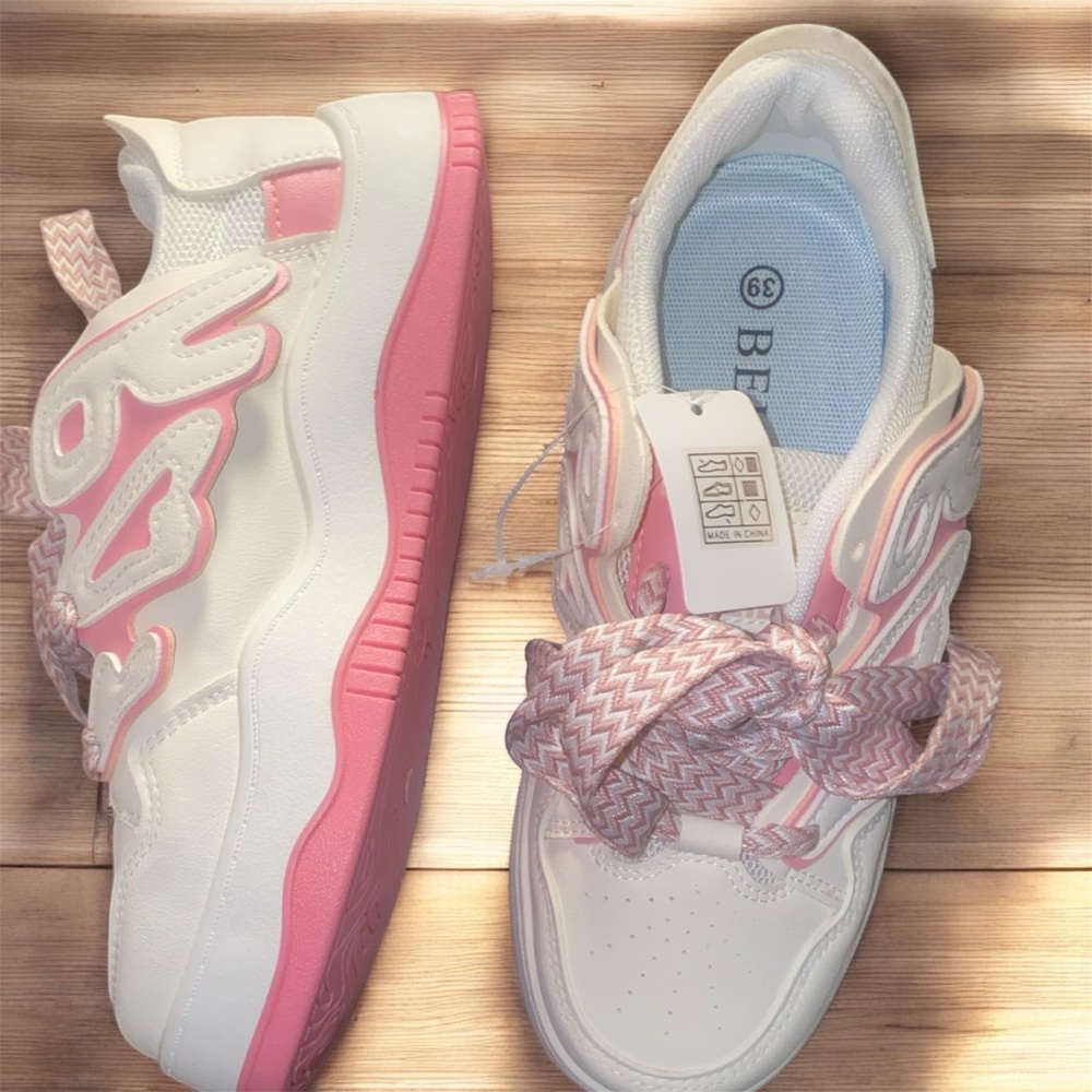 Skater punk y2k Sneakers White Pink SZ 8 nwt